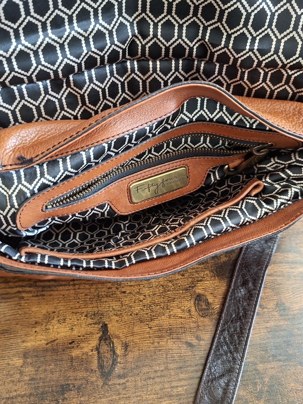 Fossil Brown Leather Shoulder Bag with Striped Flap - Picture 8 of 11